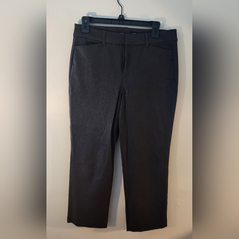 Old Navy Women's Straight Leg High Rise Pixie Pants - Size 8P